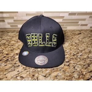 Chicago Bulls Hat Cap Mens Snapback Adjustable NBA Basketball Mitchell & Ness